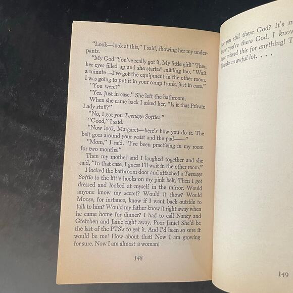 Are You There God? It’s Me, Margaret by Judy Blume | 1991 | Vintage Banned Book - Picture 6 of 10